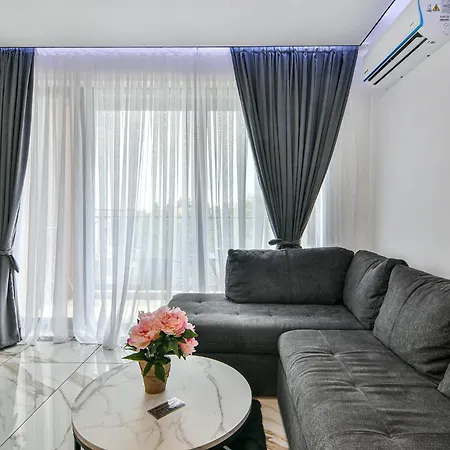 Ocean Wave 2br Free Parking Varna
