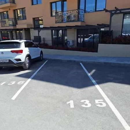 Ocean Wave 2br Free Parking