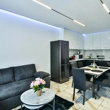 Ocean Wave 2br Free Parking Apartment *